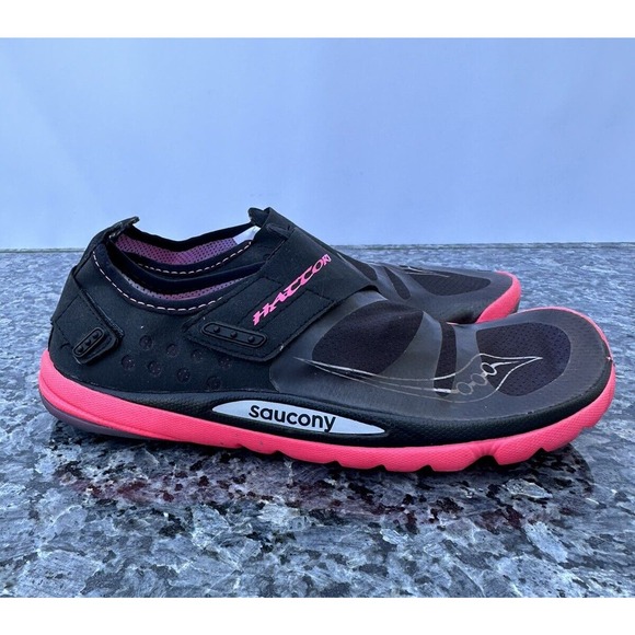 SAUCONY HATTORI MINIMALIST Women’s Running Barefoot BLK/PINK SHOES SIZE 10 - Picture 1 of 12